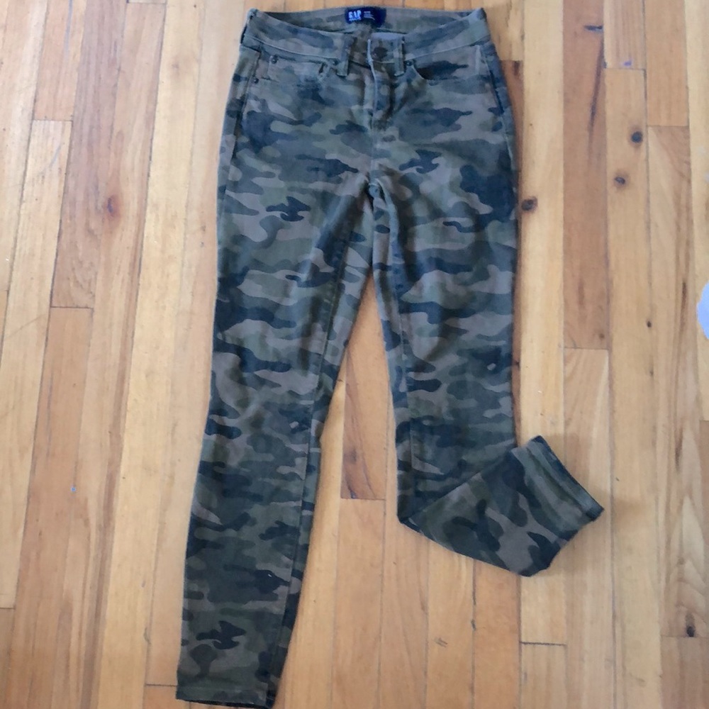 Gap camouflage jeans